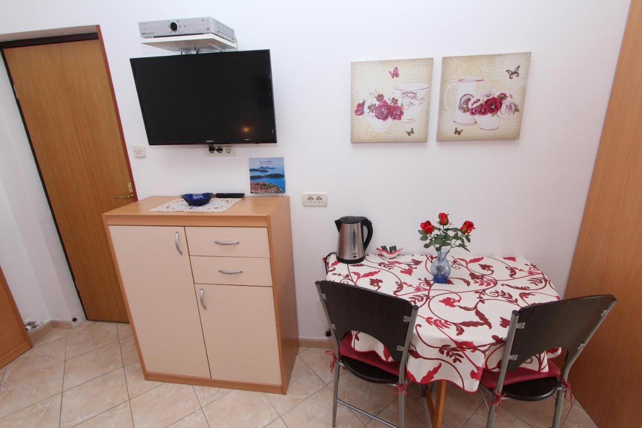 Room And Apartment Lea Rovinj Rum bild